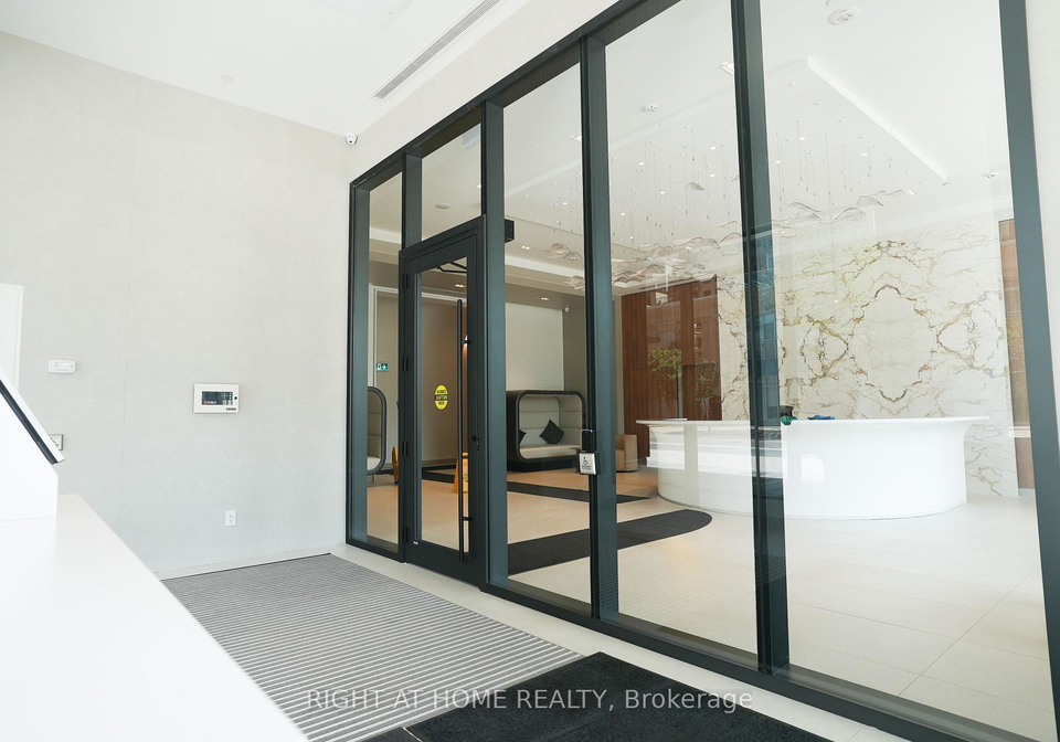 2075-lakeshore-road-burlington-ontario-w13627526