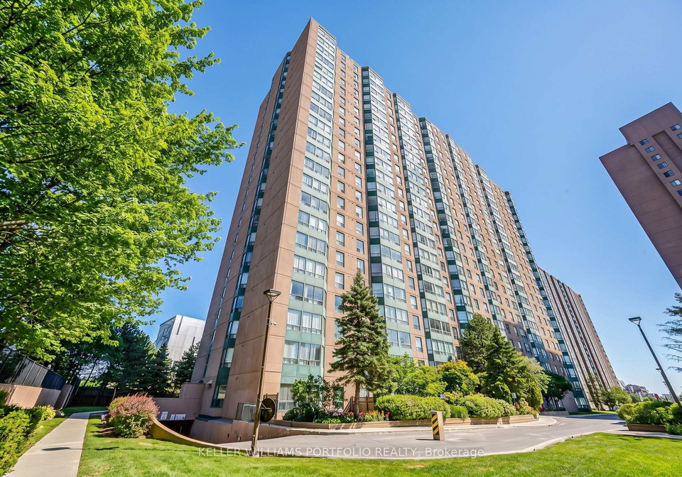 135-hillcrest-avenue-mississauga-ontario-w13627662