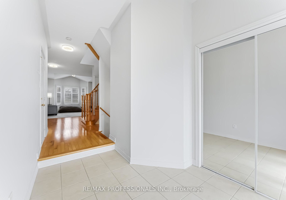 525-scott-boulevard-milton-ontario-w13627692