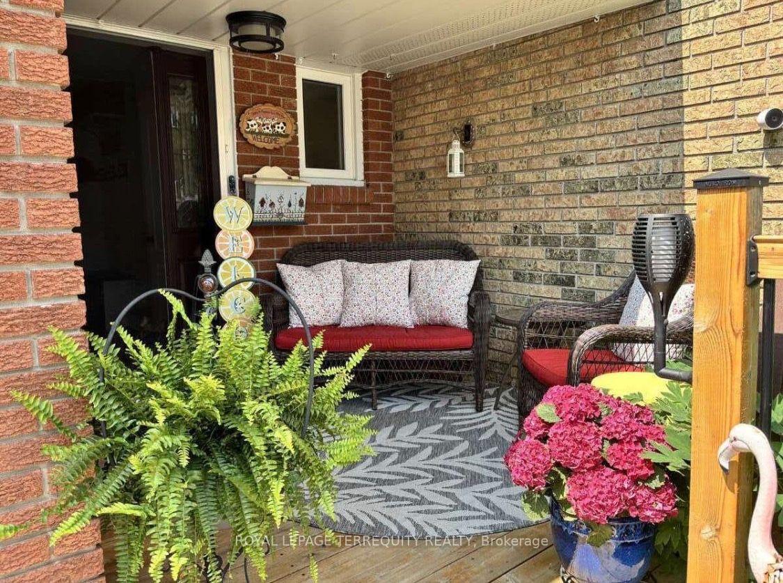 carisbrooke-court-brampton-ontario-w13627714