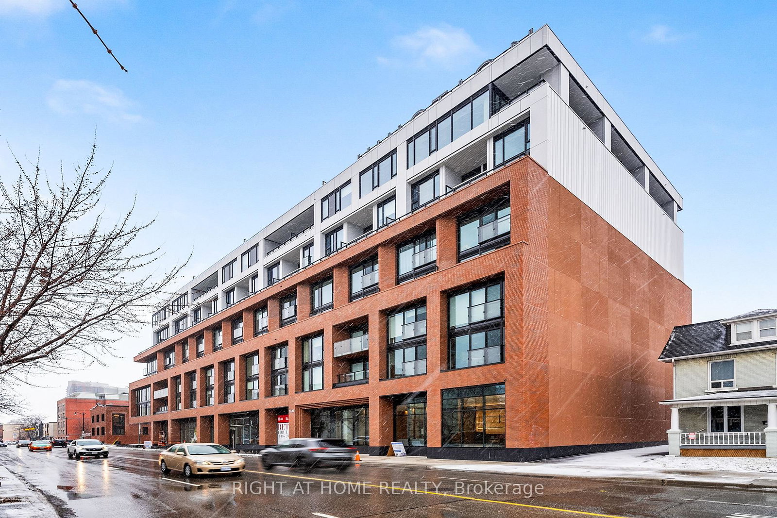 2720-dundas-street-toronto-toronto-ontario-w13627778