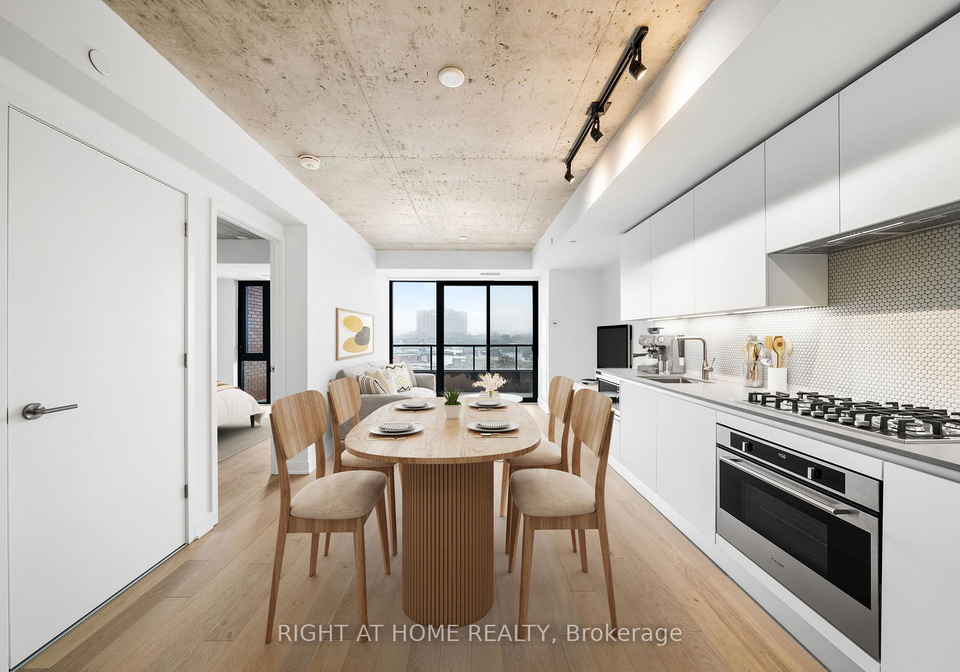 2720-dundas-street-toronto-toronto-ontario-w13627778