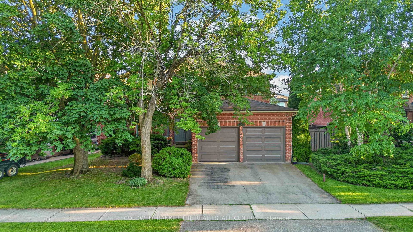 2040-markle-drive-oakville-ontario-w13627876