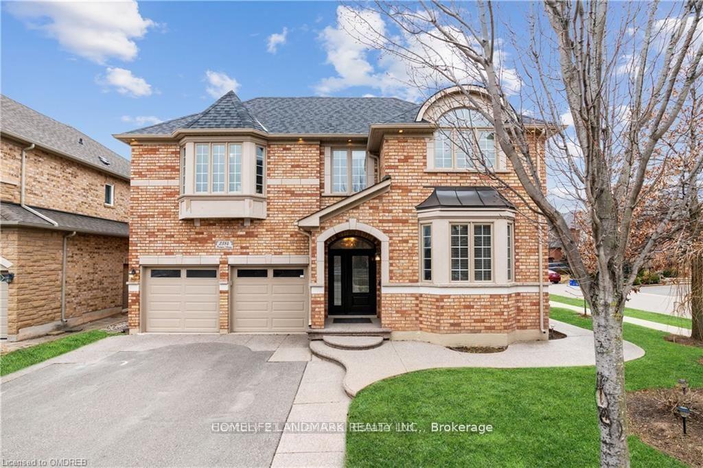 2384-parkglen-avenue-oakville-ontario-w13627962