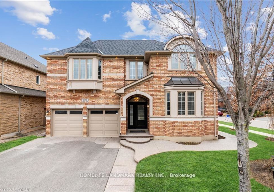 2384-parkglen-avenue-oakville-ontario-w13627962