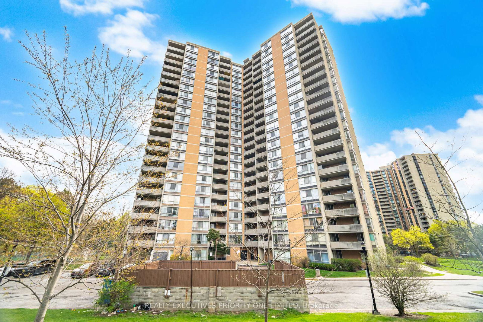 10-martha-eaton-way-toronto-north-york-ontario-w13628020