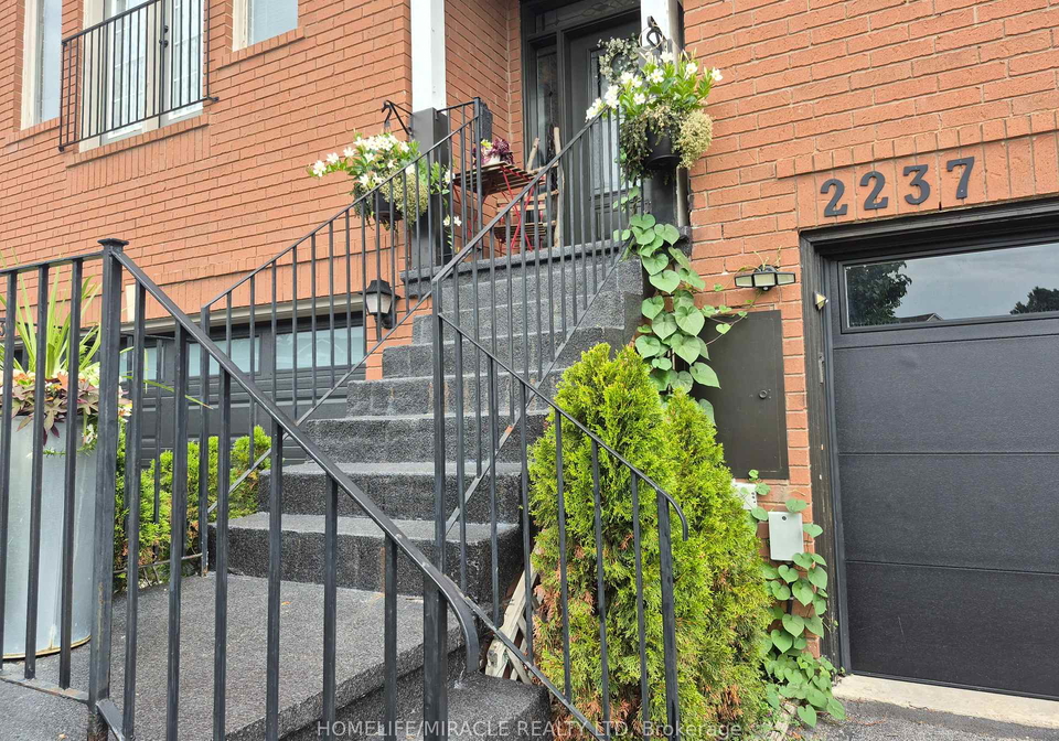 2237-prescott-place-burlington-ontario-w13628220