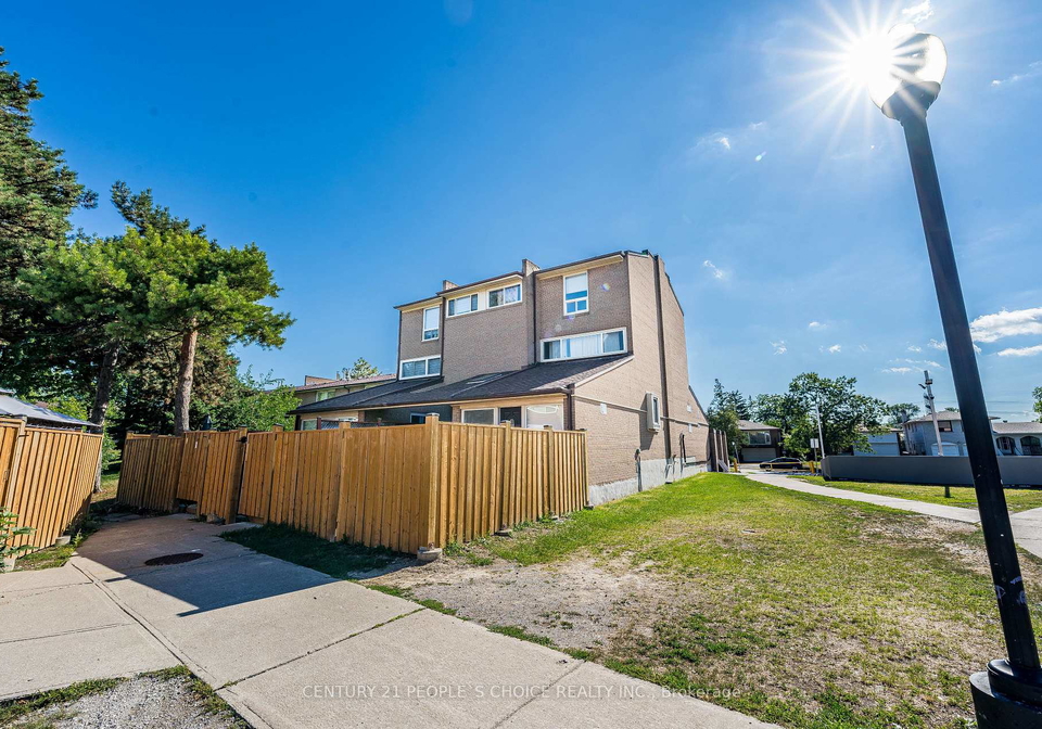 24john-garland-boulevard-toronto-etobicoke-ontario-w13628270