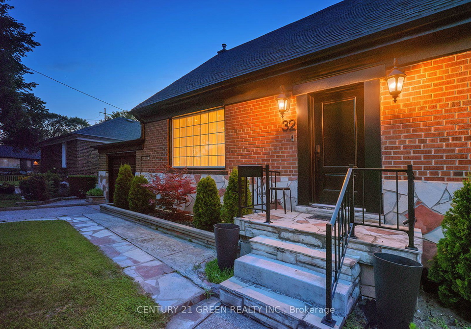 32-castlebar-road-toronto-etobicoke-ontario-w13628584