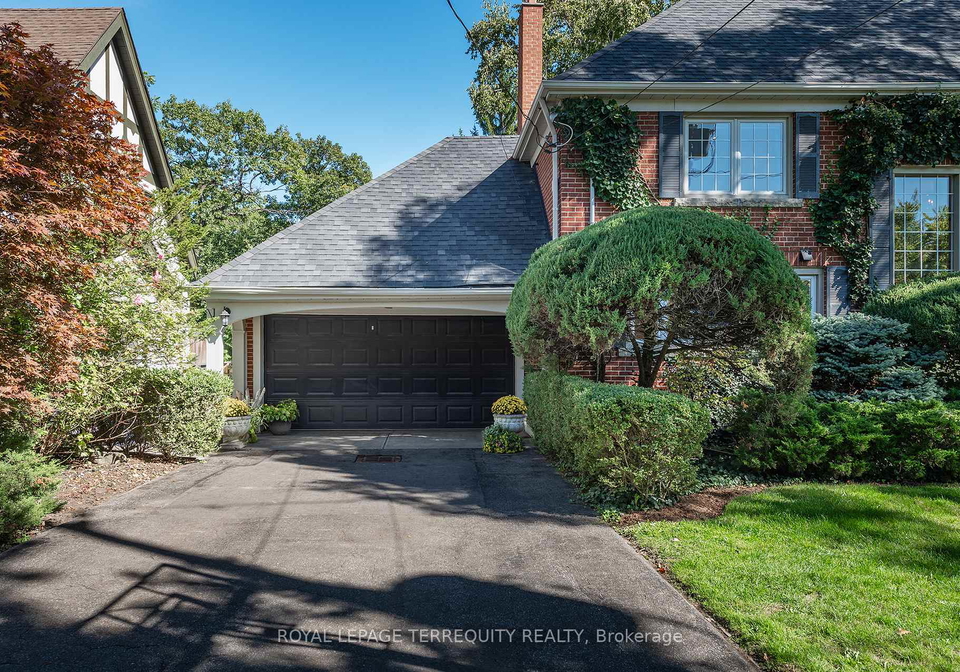 223-riverside-drive-toronto-toronto-ontario-w13628856