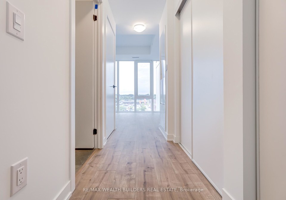 220-missinnihe-way-mississauga-ontario-w13628926