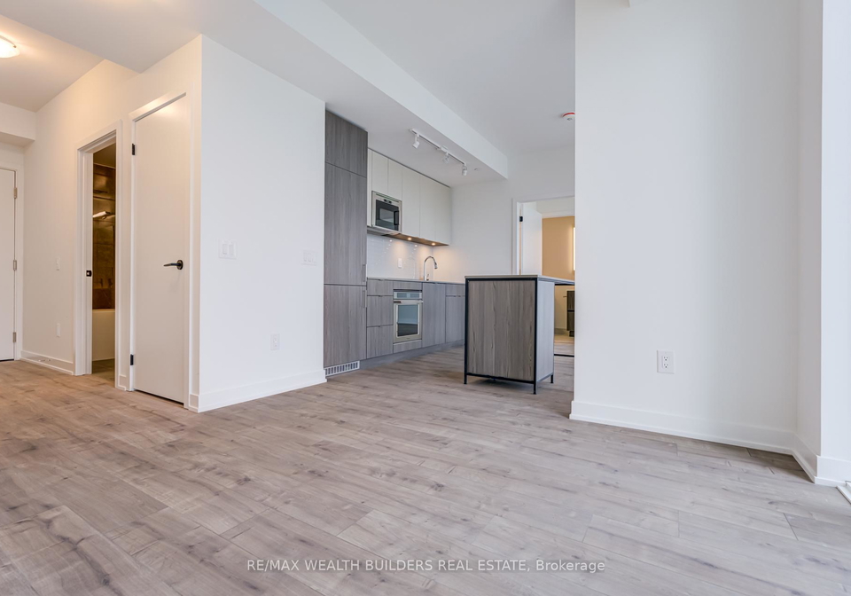 220-missinnihe-way-mississauga-ontario-w13628926