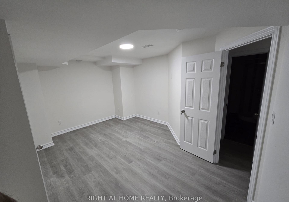 5323-tenth-line-w-line-mississauga-ontario-w13629008