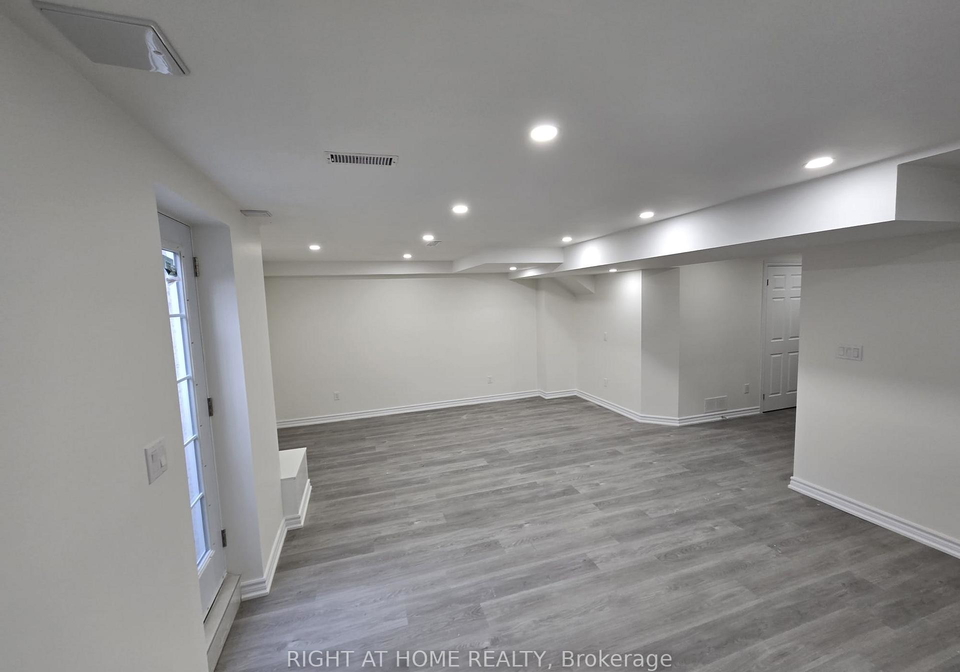 5323-tenth-line-w-line-mississauga-ontario-w13629008
