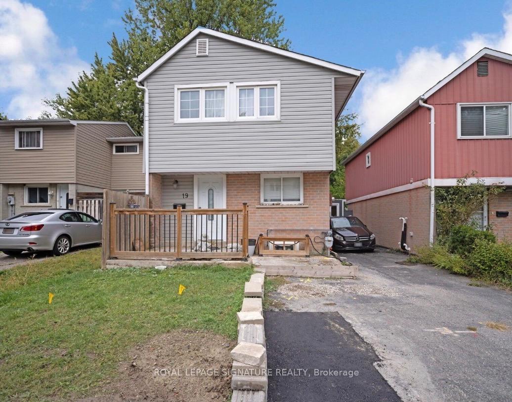 19-gatsby-square-brampton-ontario-w13629148