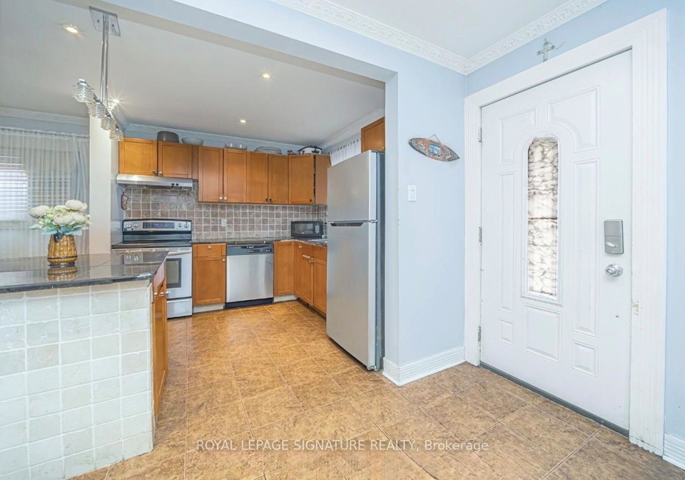 19-gatsby-square-brampton-ontario-w13629148