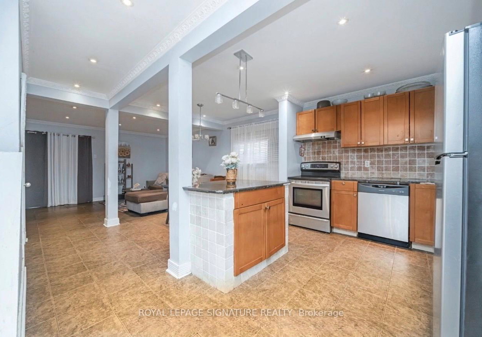 19-gatsby-square-brampton-ontario-w13629148