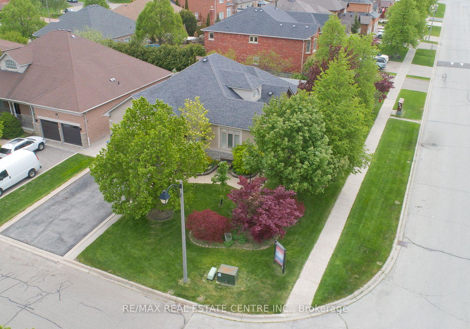 1-kirkwood-crescent-caledon-ontario-w13629180