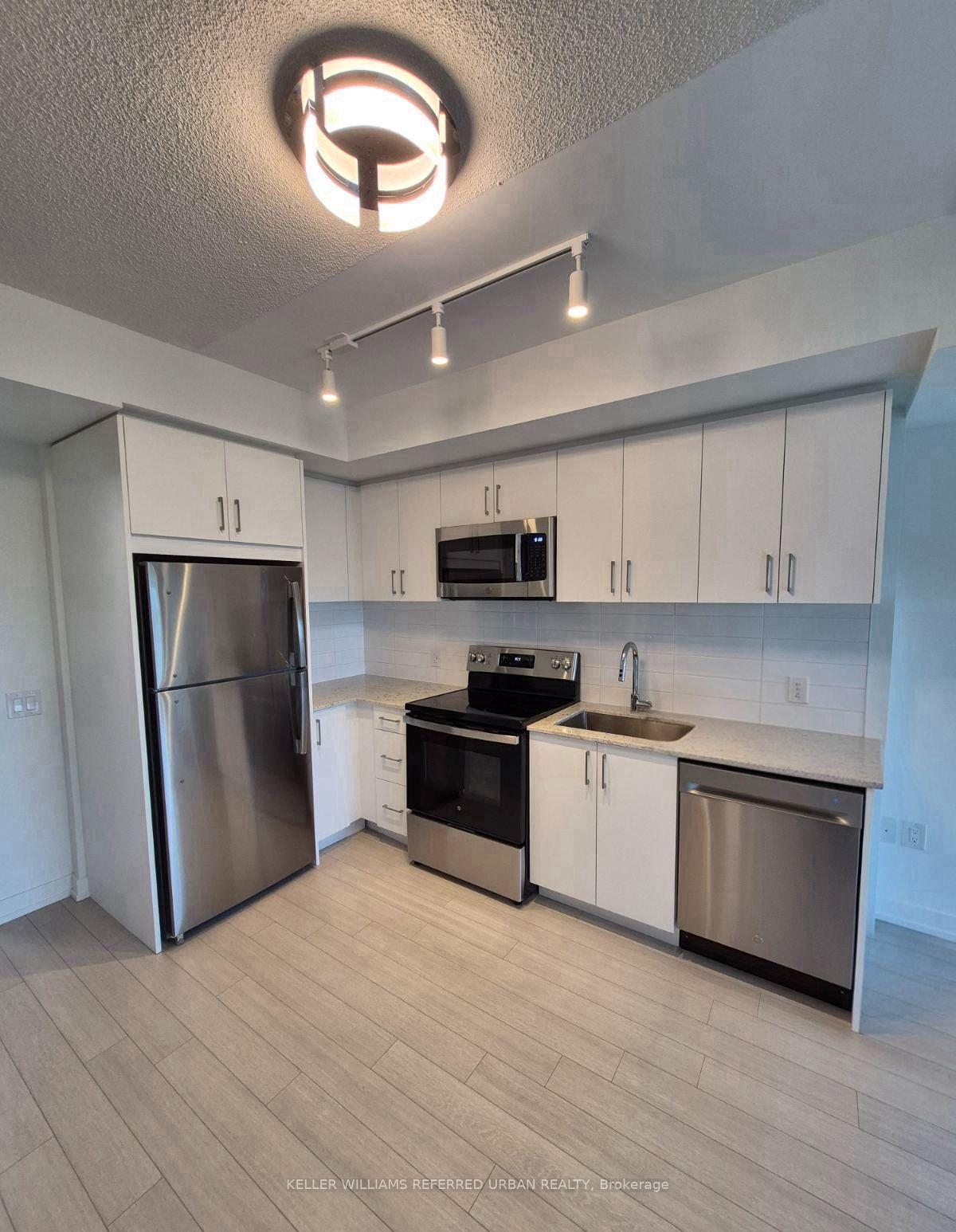 4010-eglinton-avenue-w-toronto-etobicoke-ontario-w13629216