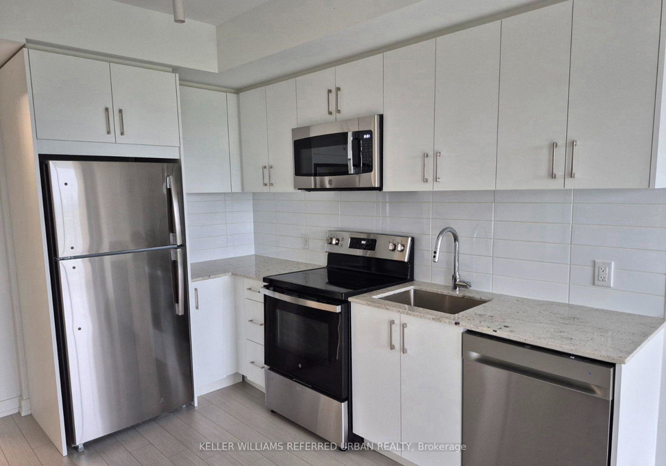 4010-eglinton-avenue-w-toronto-etobicoke-ontario-w13629216