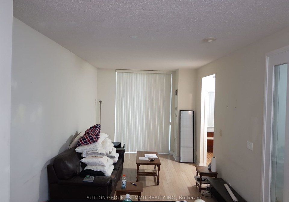 90-absolute-avenue-mississauga-ontario-w13629572