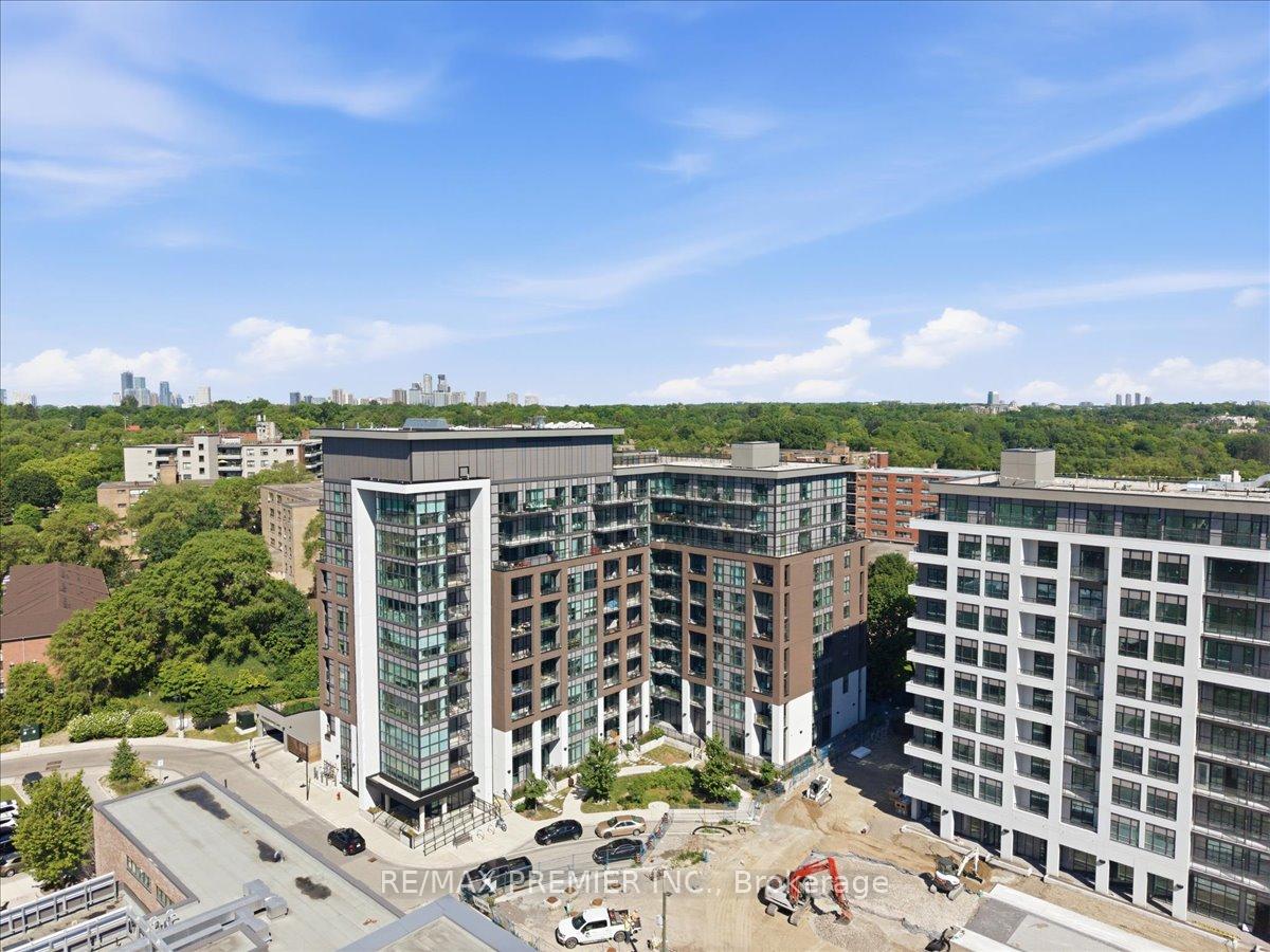 25-neighbourhood-lane-toronto-etobicoke-ontario-w13629828