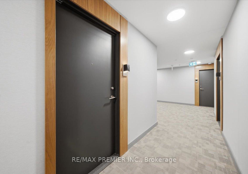 25-neighbourhood-lane-toronto-etobicoke-ontario-w13629828