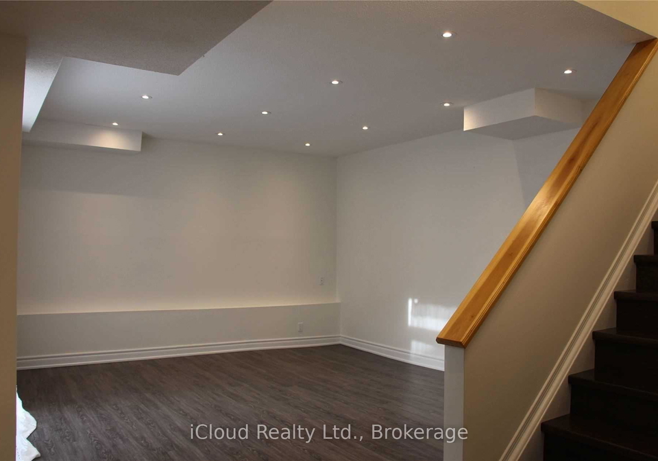 1449-ithaca-court-mississauga-ontario-w13629876
