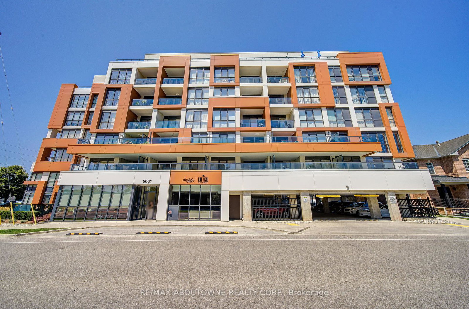 5001-corporate-drive-burlington-ontario-w13629994