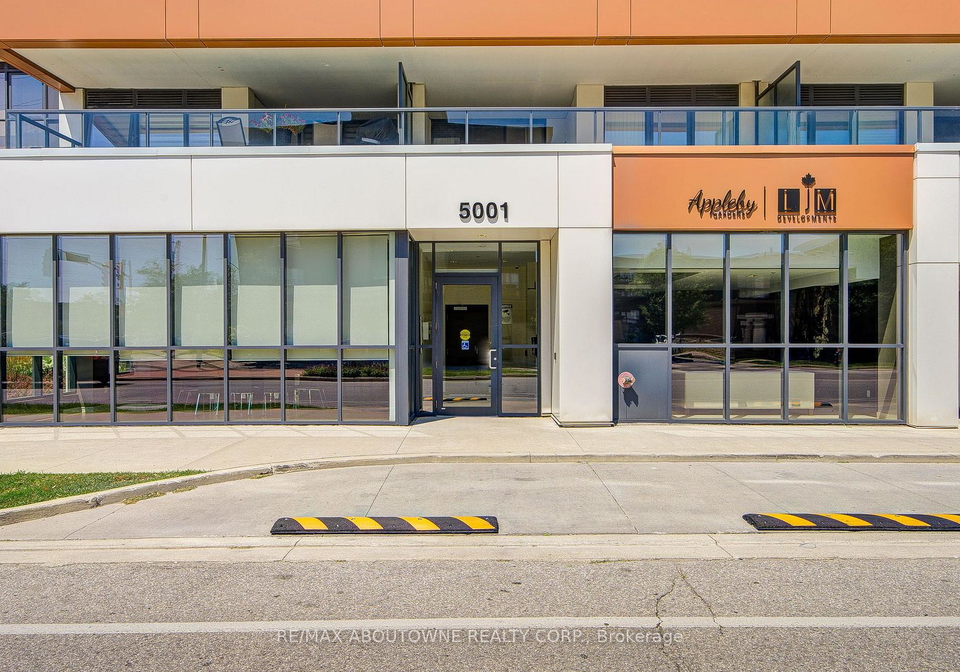 5001-corporate-drive-burlington-ontario-w13629994