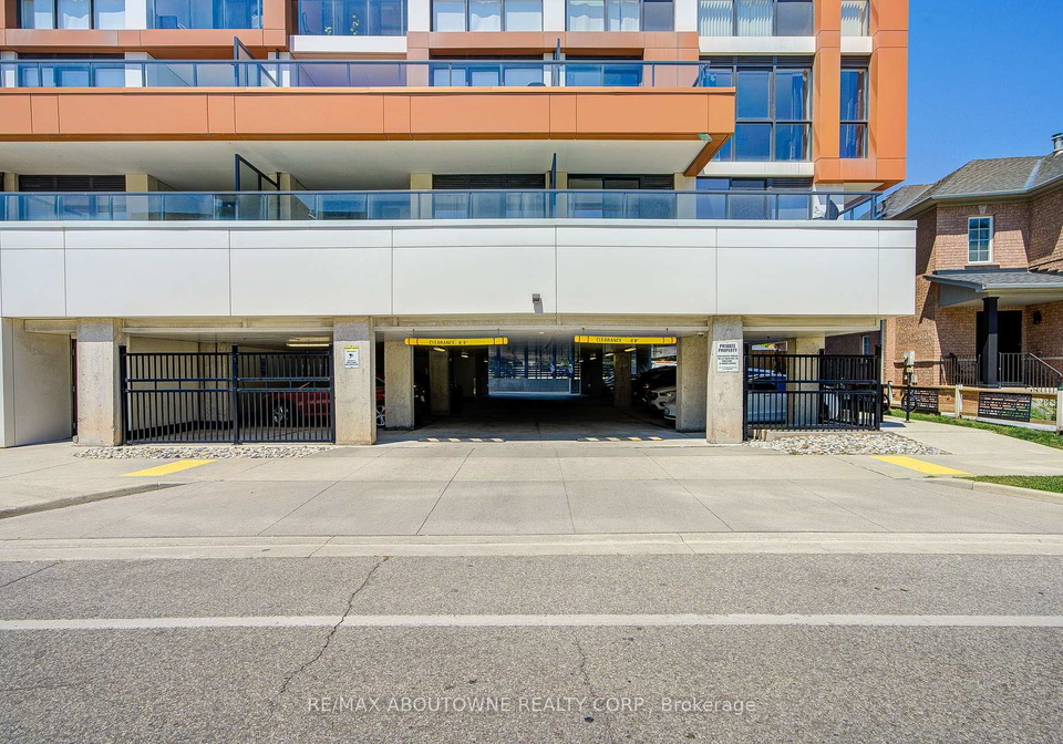 5001-corporate-drive-burlington-ontario-w13629994