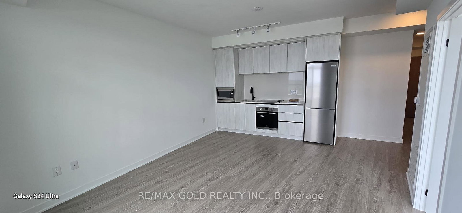 2495-eglinton-avenue-w-mississauga-ontario-w13630188