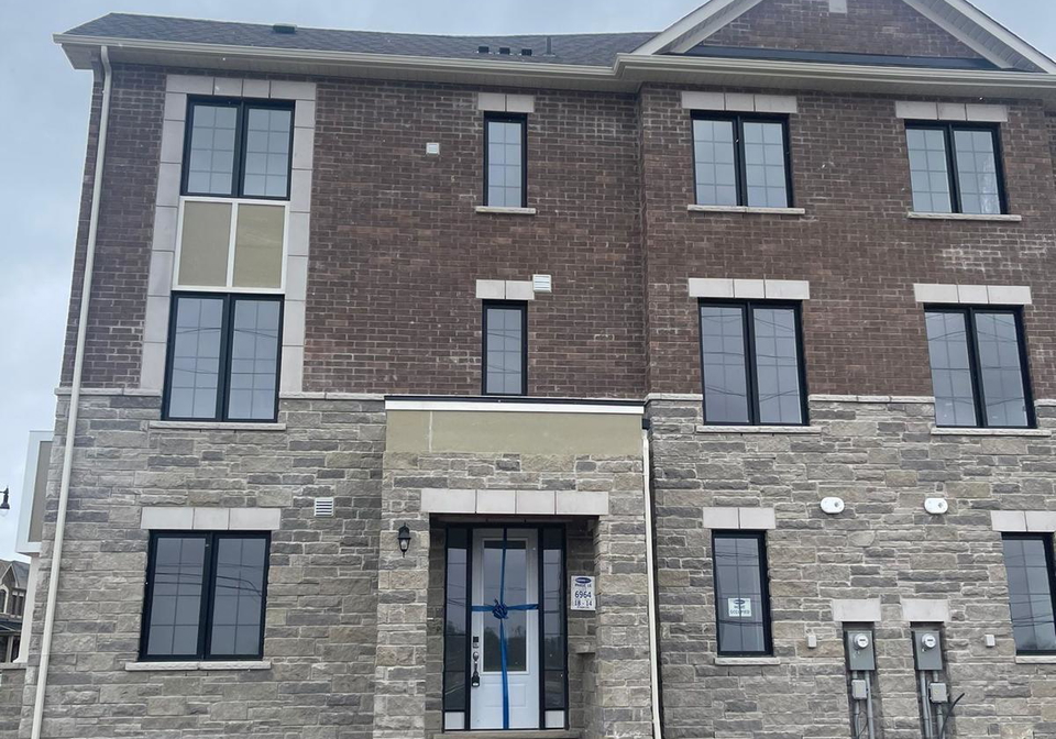 93-keppel-circle-brampton-ontario-w13630238