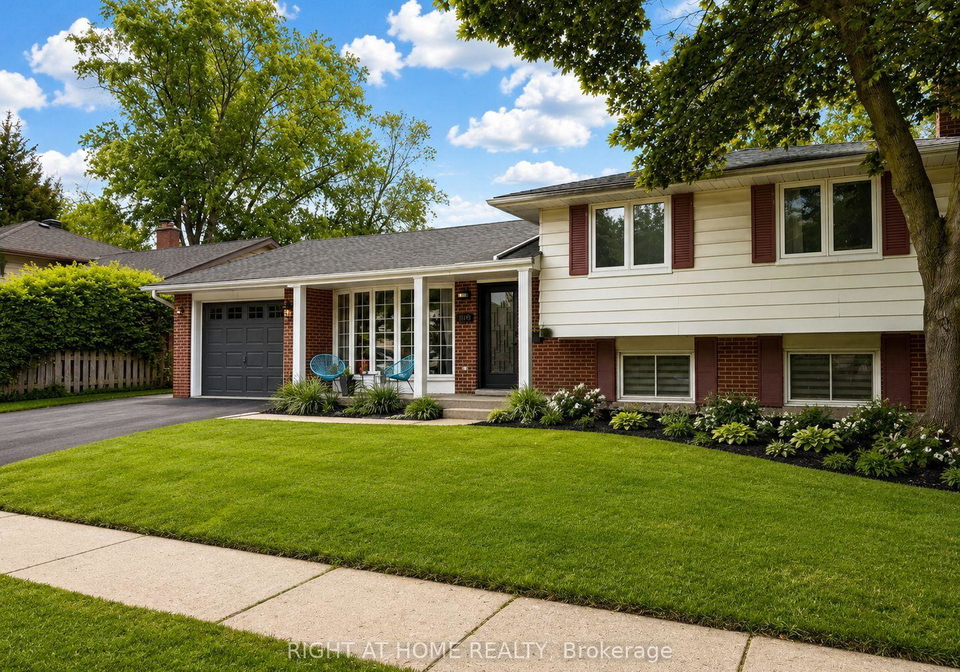 4440-cosburn-crescent-burlington-ontario-w13630632