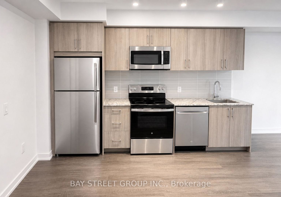 4010-eglinton-avenue-w-toronto-etobicoke-ontario-w13630892