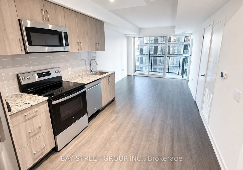 4010-eglinton-avenue-w-toronto-etobicoke-ontario-w13630892