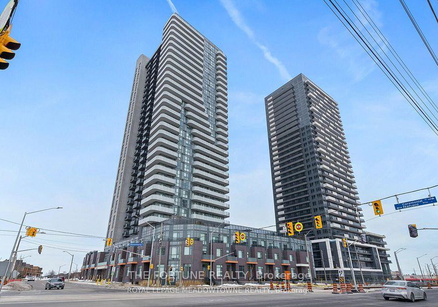 8-nahani-way-n-mississauga-ontario-w13630902