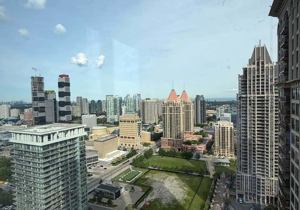 395-square-one-drive-mississauga-ontario-w13631014