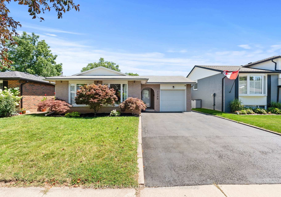 1348-janina-boulevard-burlington-ontario-w13631108