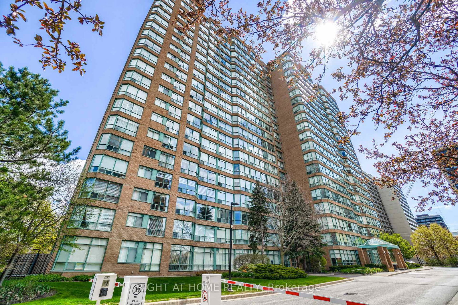 1276-maple-crossing-boulevard-burlington-ontario-w13631362