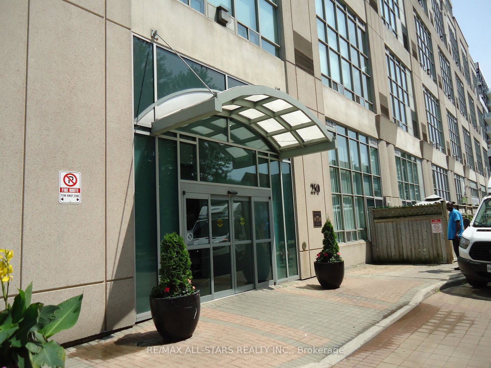 250-manitoba-street-toronto-etobicoke-ontario-w13631652