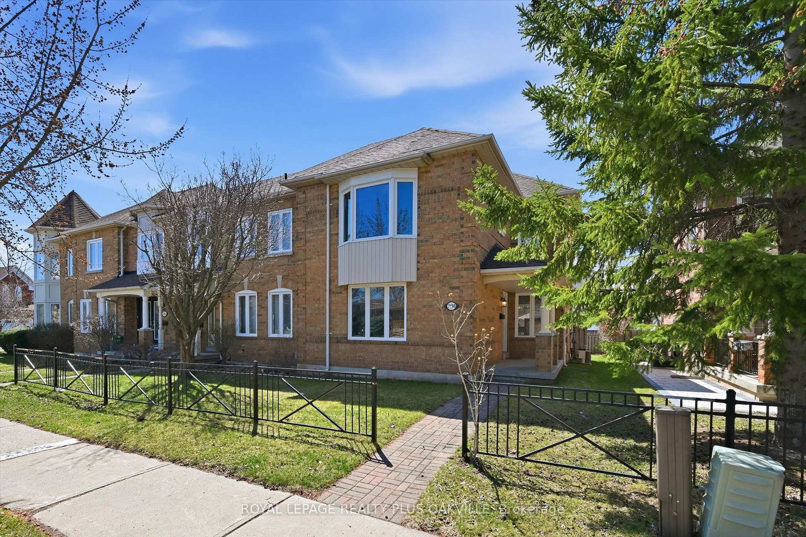 fourth-line-oakville-ontario-w13631722