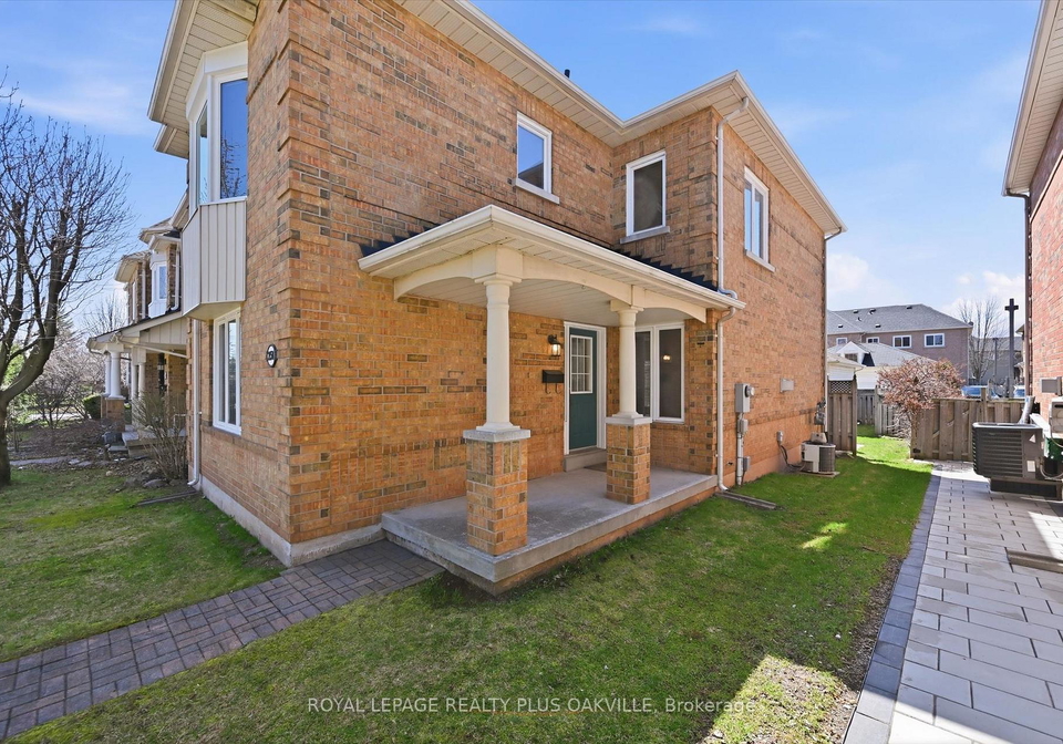 fourth-line-oakville-ontario-w13631722