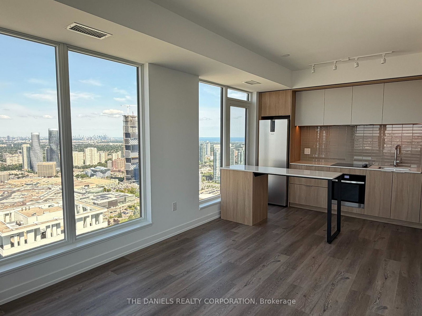 395-square-one-drive-mississauga-ontario-w13631908
