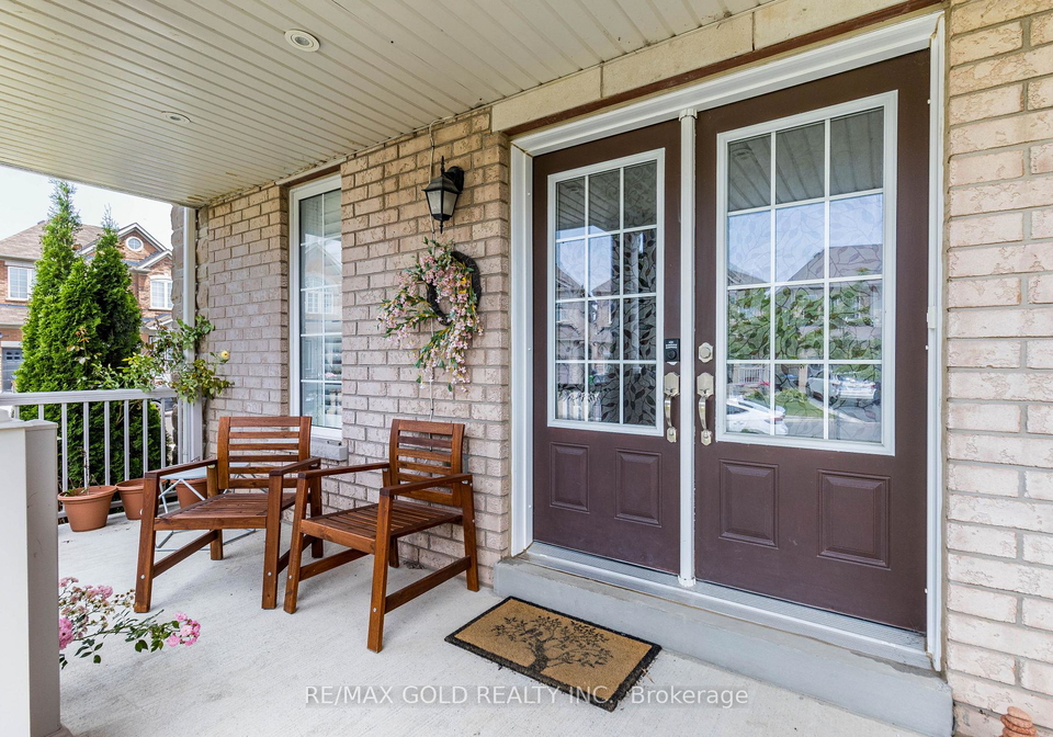 110-banbridge-crescent-brampton-ontario-w13632070