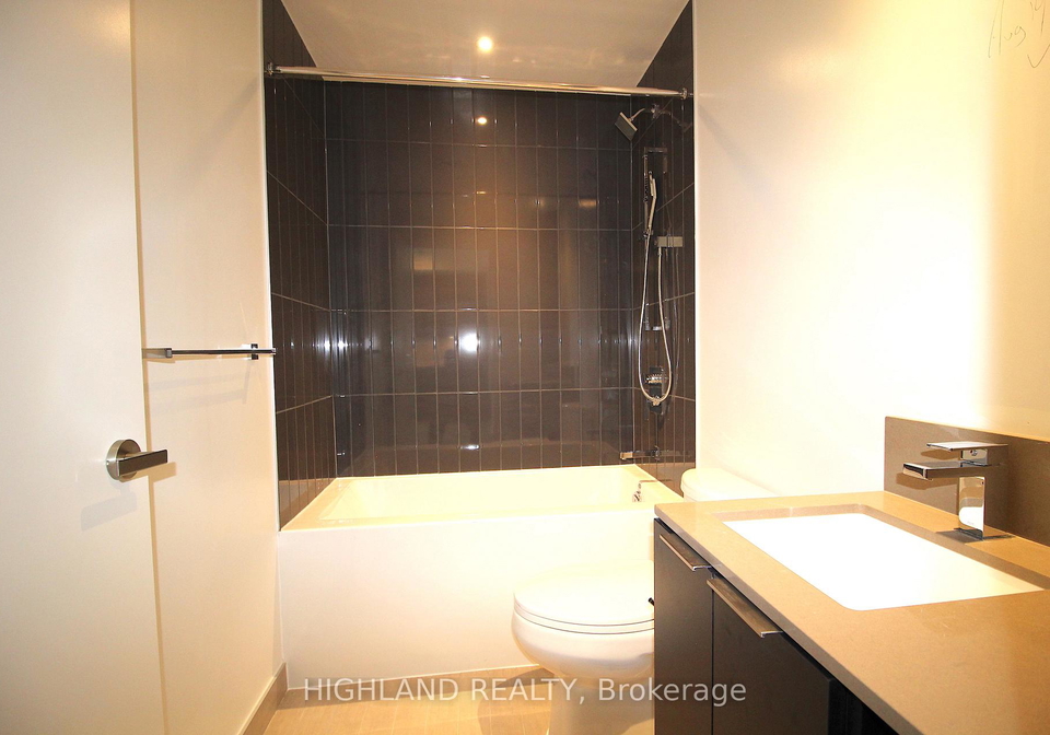 3900-confederation-parkway-mississauga-ontario-w13632184