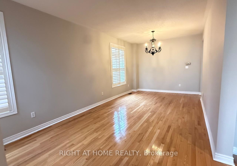 28-laurentide-crescent-brampton-ontario-w13632440