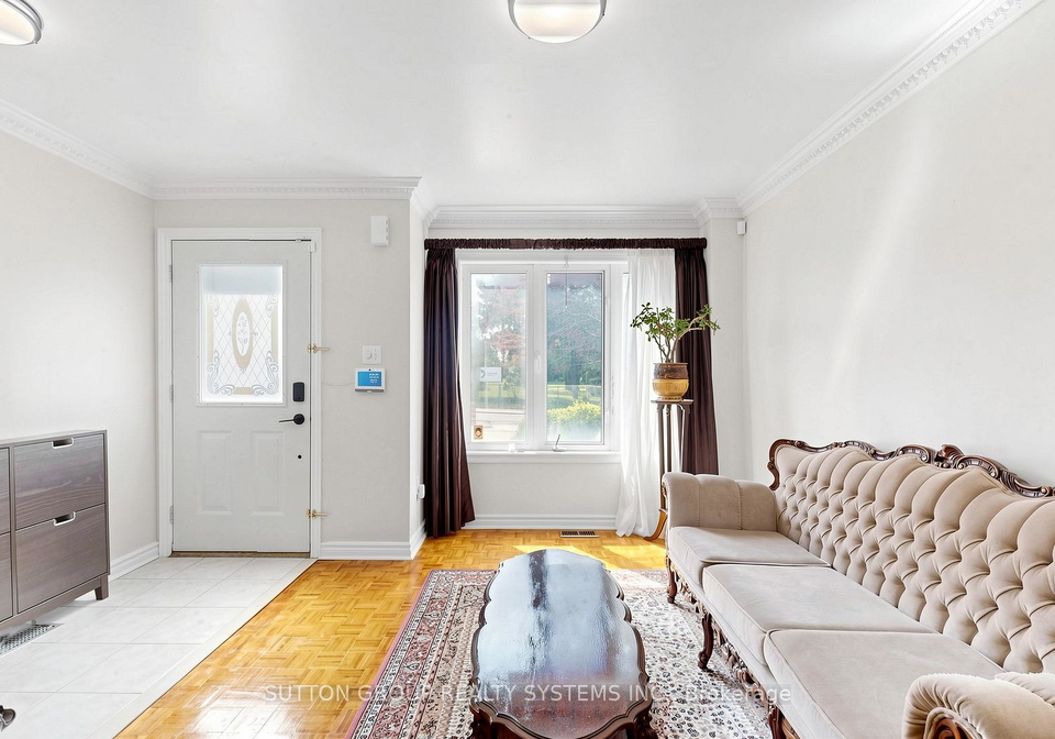 2138-eglinton-avenue-w-toronto-north-york-ontario-w13632682