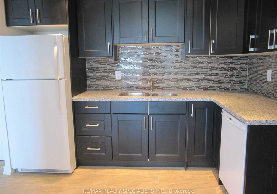 155-hillcrest-avenue-mississauga-ontario-w13632840