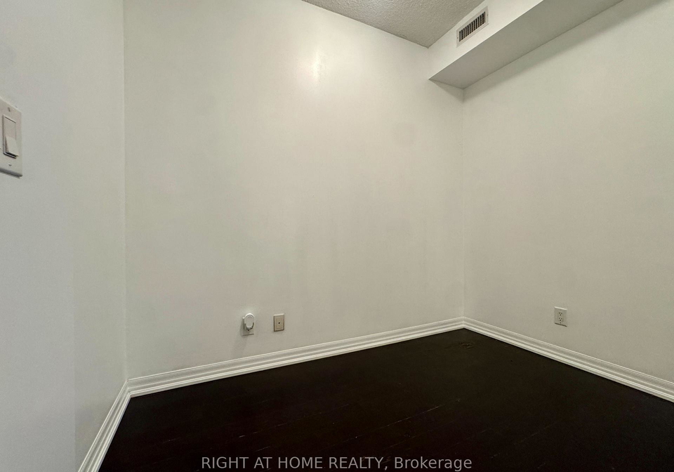 223-webb-drive-mississauga-ontario-w13633184